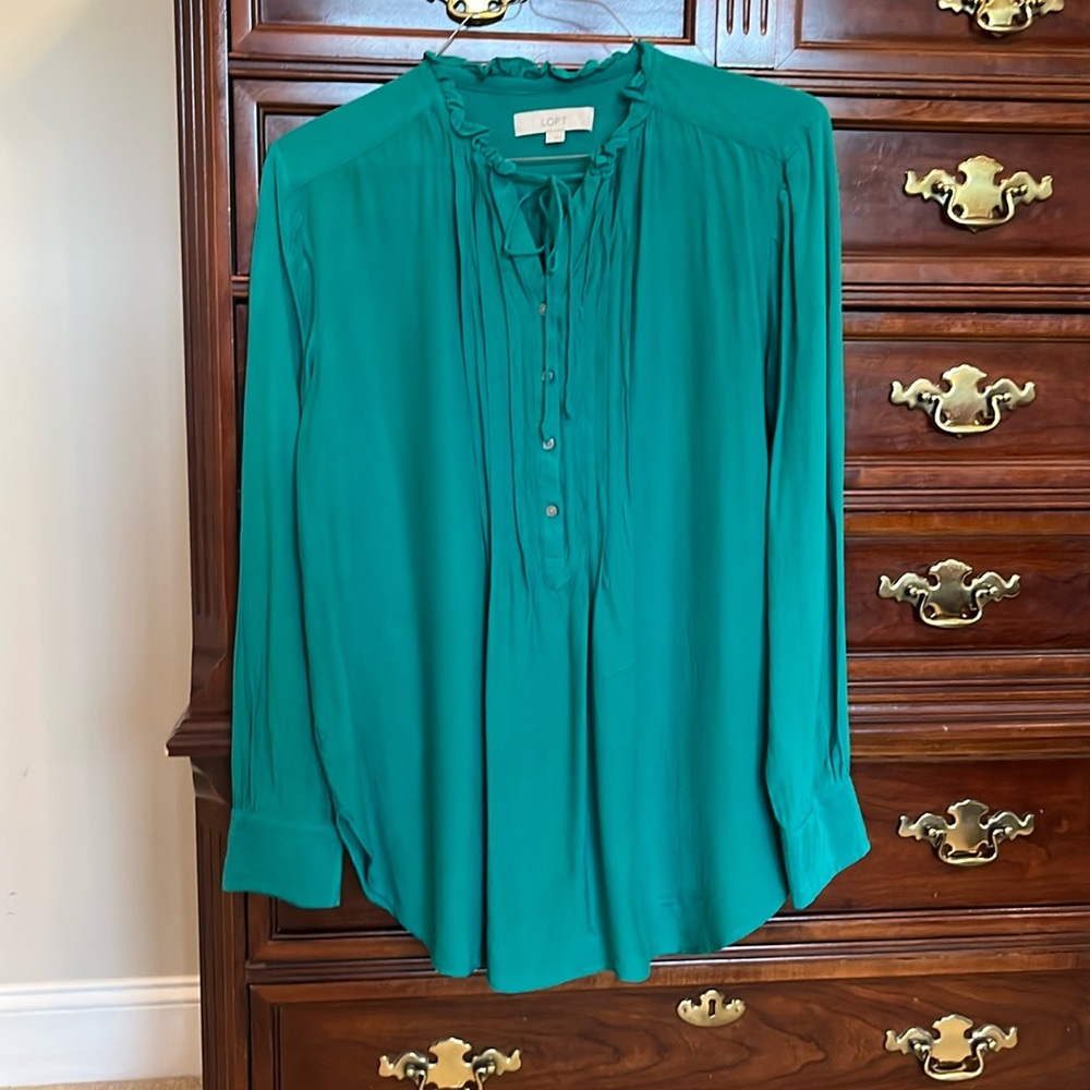 Loft green popover